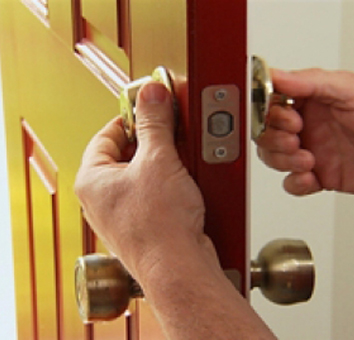 install-door-lock-home